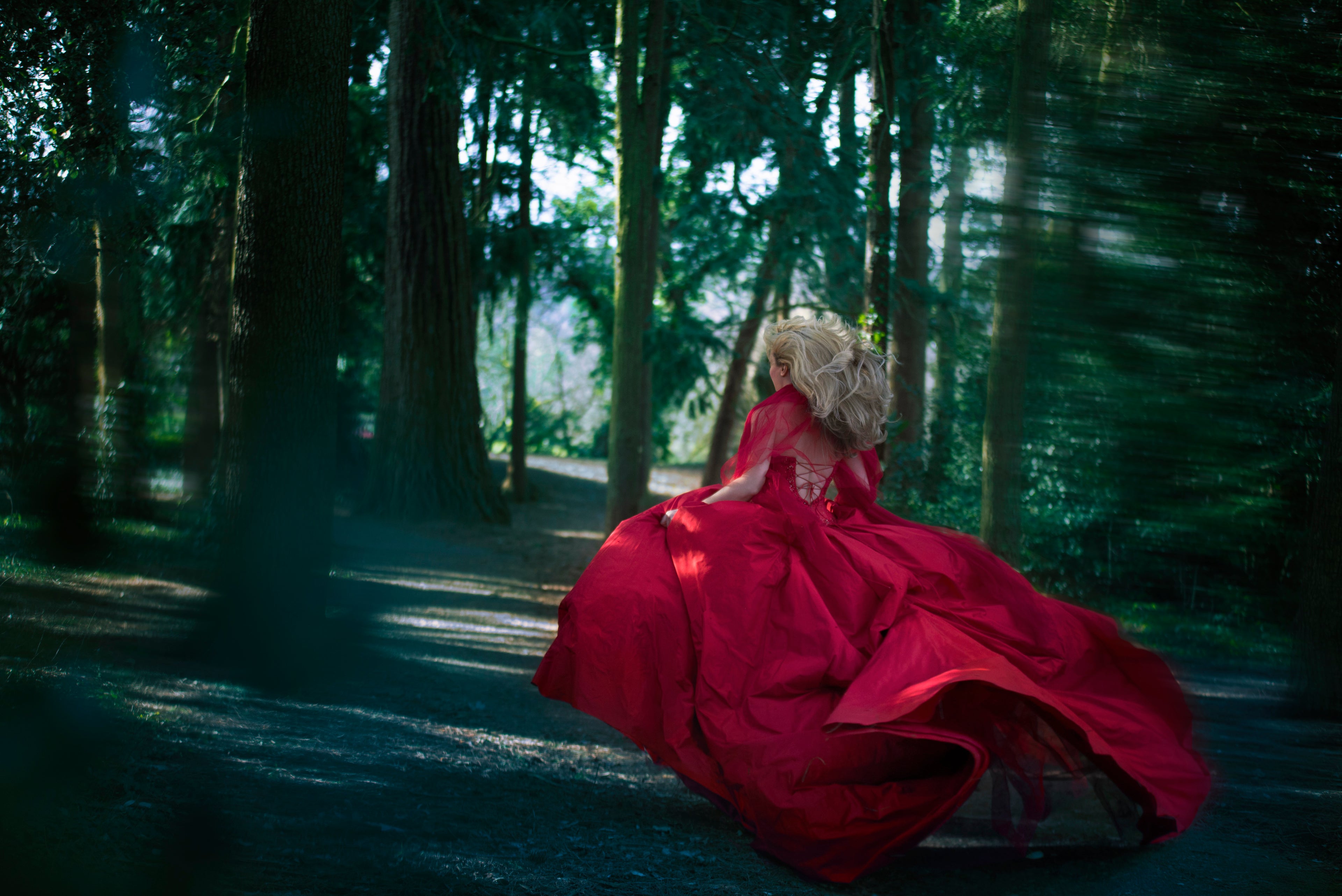 Red Girl Running.jpg__PID:88f376e6-317d-423c-bb9a-f5d408842a1c